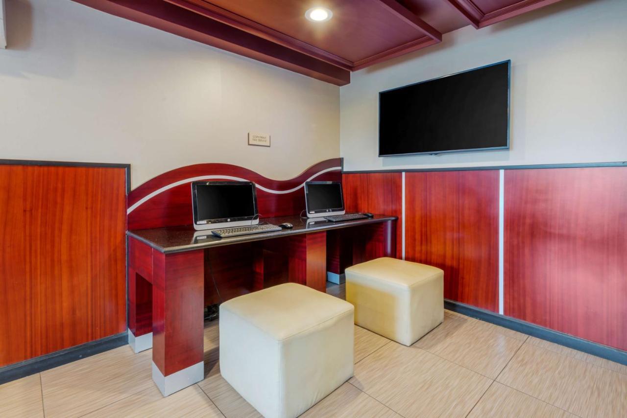 Best Western Plus Poconos Tannersville Buitenkant foto